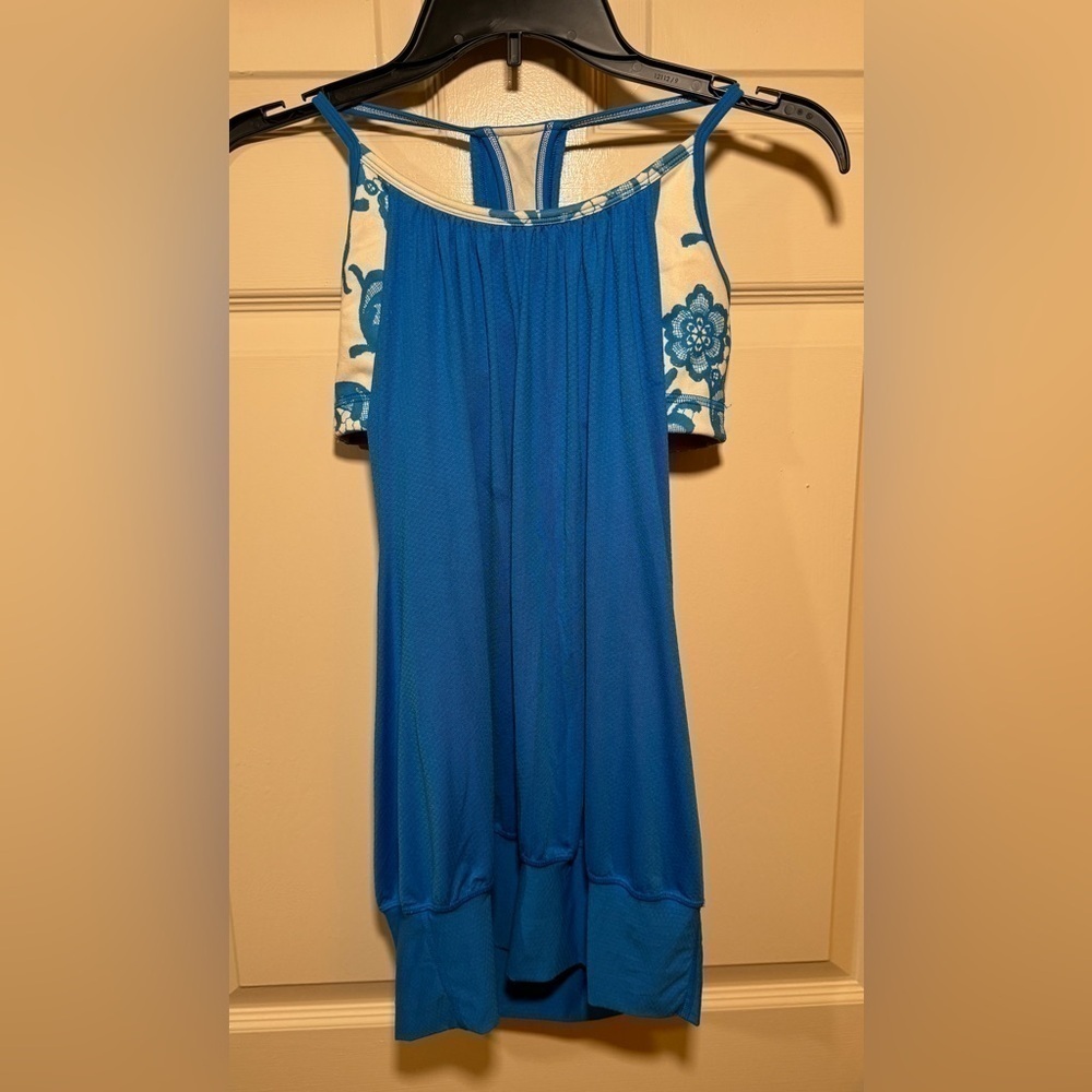 Lululemon No Limits Tank Sz 4 Beaming Blue Floral Built-In Bra - Picture 5 of 7